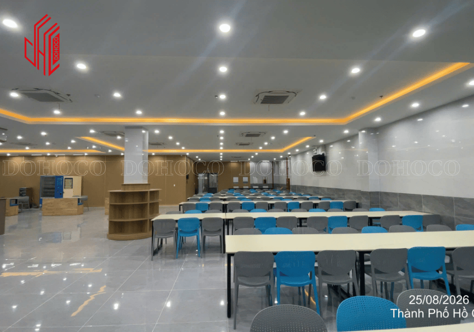  Lắp đặt trần thạch cao và hệ thống đèn chiếu sáng khu vực phòng căn tin mới